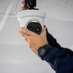 caméra au plafond pour alarme maison installée par I-Protect