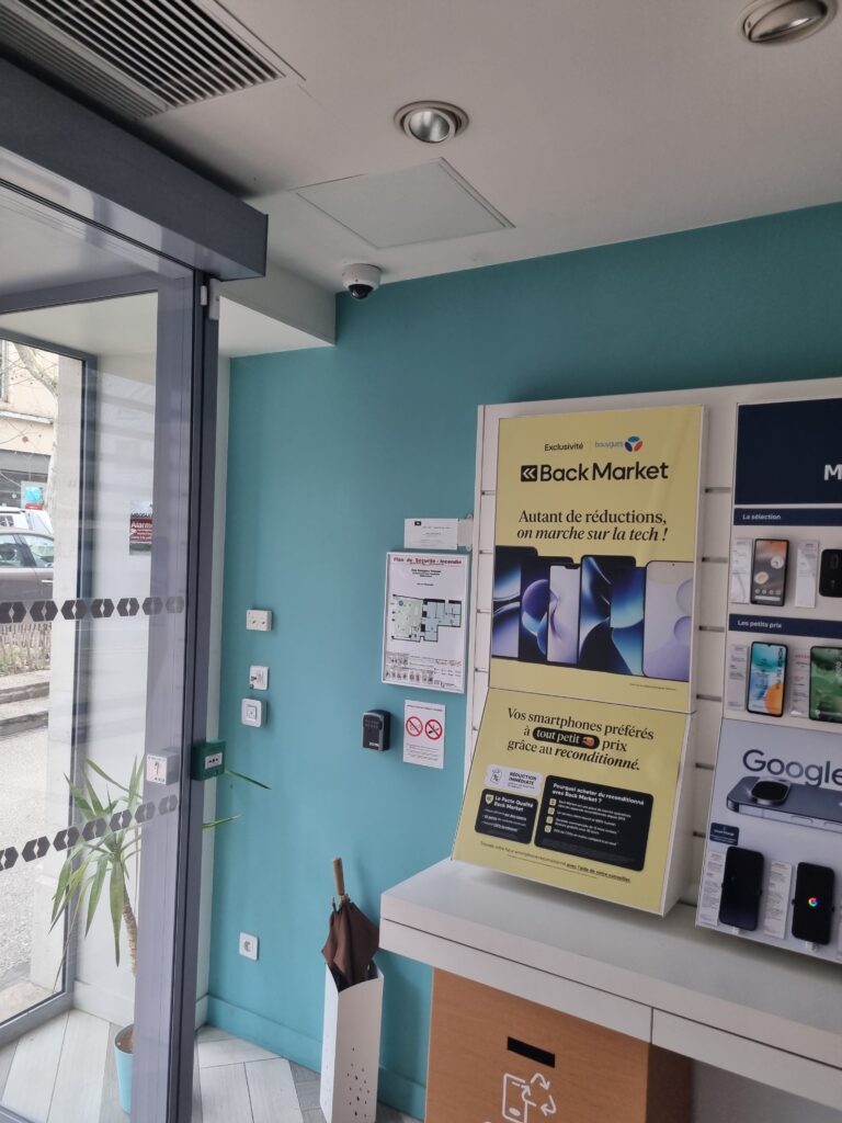 Installation caméras Hikvision magasin Bouygues Telecom Cahors